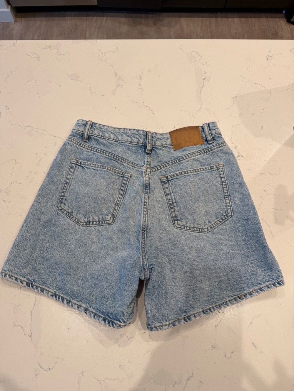 Zara Light Wash High-Rise Denim Shorts - Picture 2 of 3